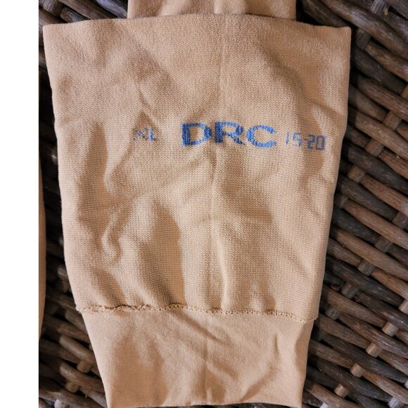 NIB Dr Comfort Shape To Fit Compression Socks Womens XL Nude Sheer 15-20 mmHg - Picture 8 of 9